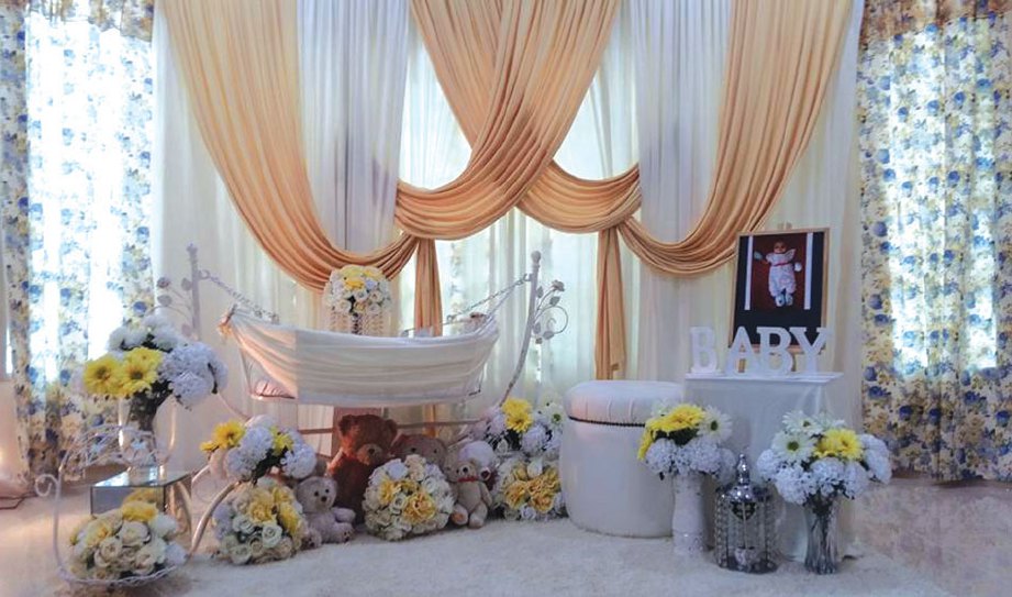 PELAMIN berendoi rekaan Siti Noor Anisah.