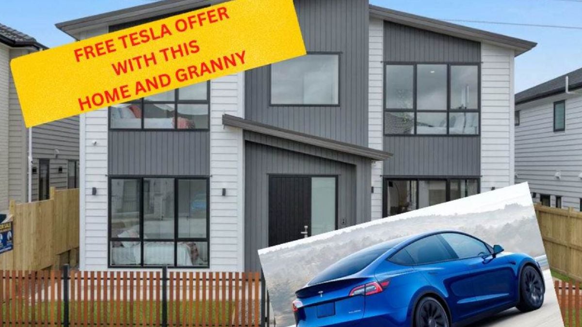 IKLAN yang menawarkan pembelian rumah dan mendapat kereta Tesla percuma. FOTO Agensi