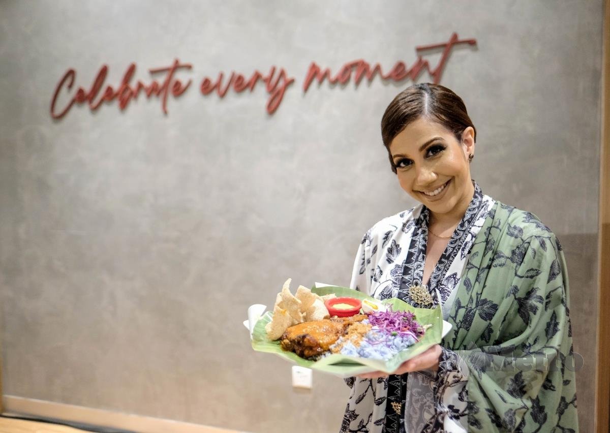 Anis Nabilah pada Majlis berbuka puasa bersama chef selebriti, Anis Nabilah berkolaborasi bersama Secret Recipe di Secret Recipe Citta Mall, Ara Damansara. FOTO HAZREEN MOHAMAD