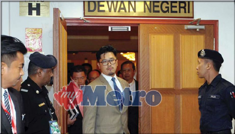 ADUN Pasir Pinji Lee Chuan How diarah keluar dewan kerana ingkar arahan Speaker Dewan Undangan Negeri (DUN) Perak. Foto L. Manimaran 