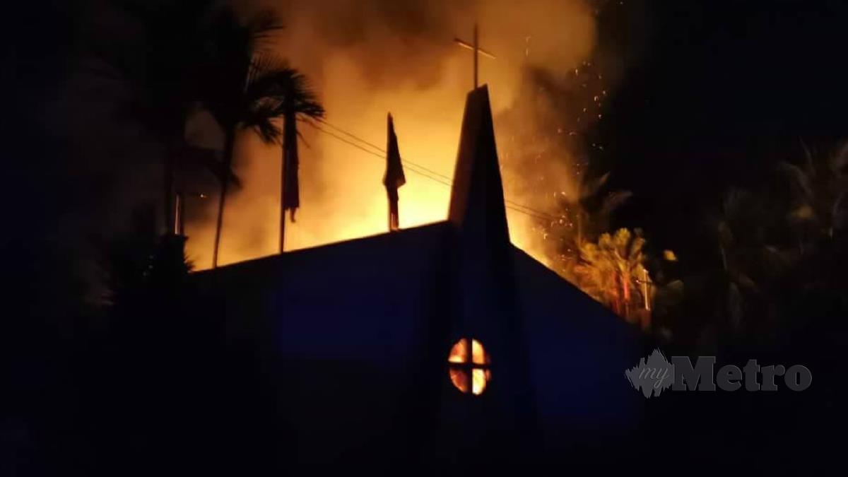 Kebakaran di sebuah gereja di Morib. FOTO ihsan JBPM