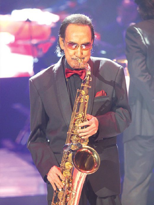 AHMAD Nawab turut tampil dengan persembahan khas dalam konsert ini.