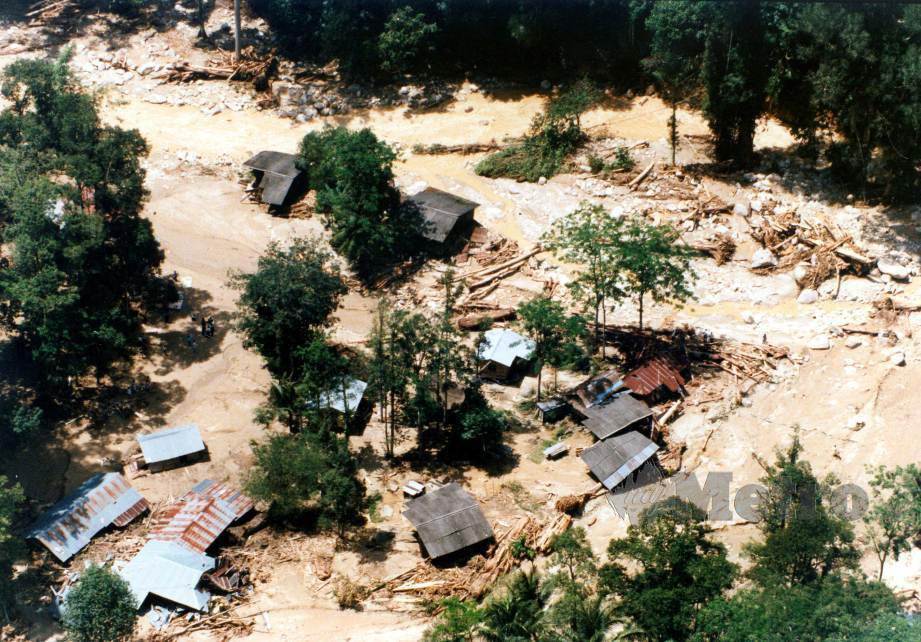 KEADAAN Perkampungan Penempatan Orang Asli Pos Dipang, Kampar selepas banjir mulai surut. FOTO NSTP