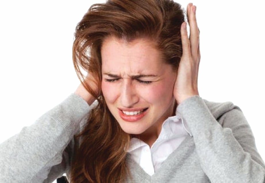 TELINGA berdesing antara gejala kehilangan pendengaran. 