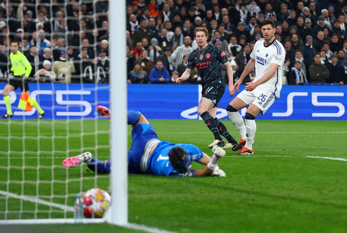 DE Bruyne menjaringkan gol pertama Man City. FOTO REUTERS