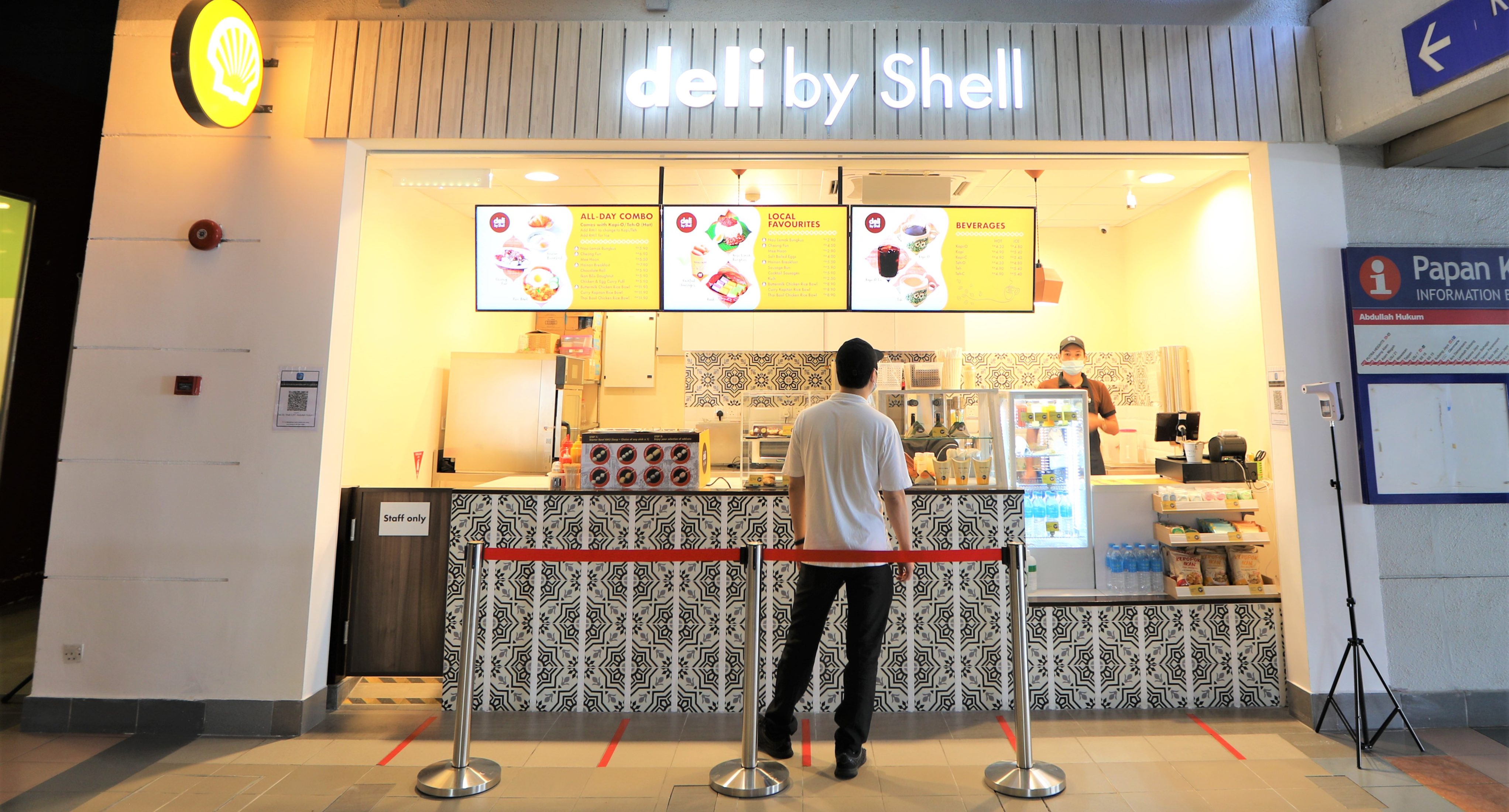 Rakyat Malaysia kini dapat memenuhi keinginan mereka dengan lebih 20 pilihan menu tempatan di deli by Shell.