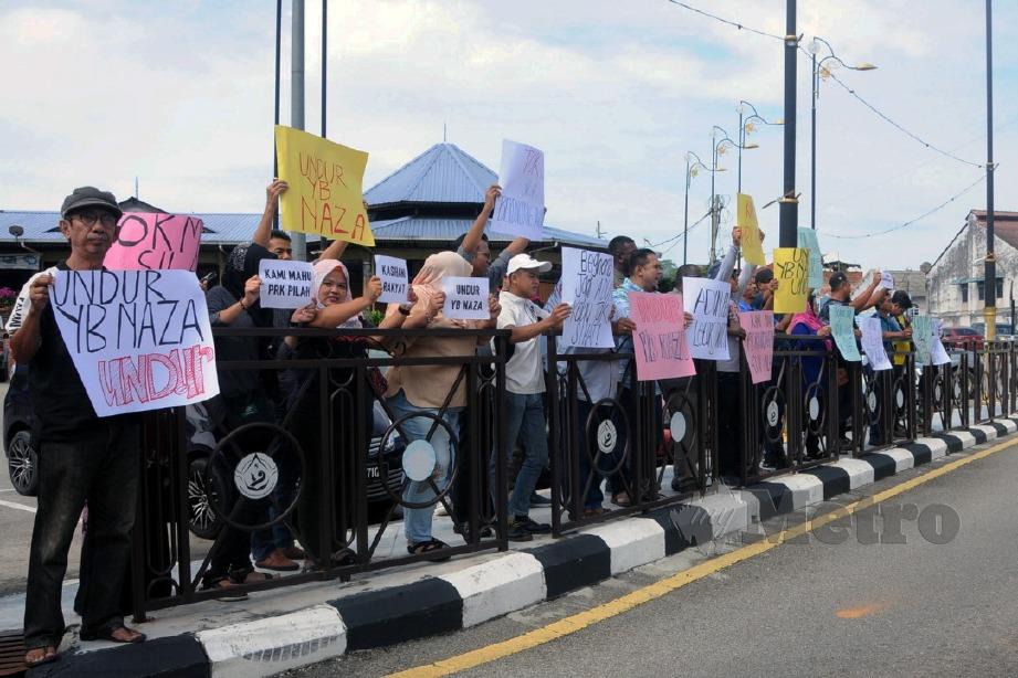 Petisyen desak ADUN Pilah letak jawatan | Harian Metro