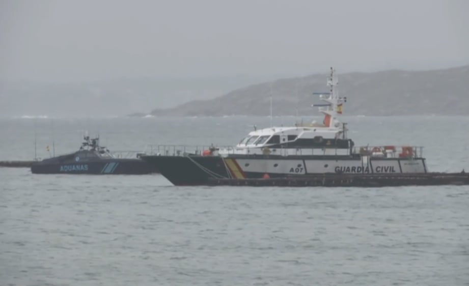 POLIS Sepanyol ketika merampas sebuah kapal selam yang sarat dengan kokain di luar pesisir wilayah Galicia.