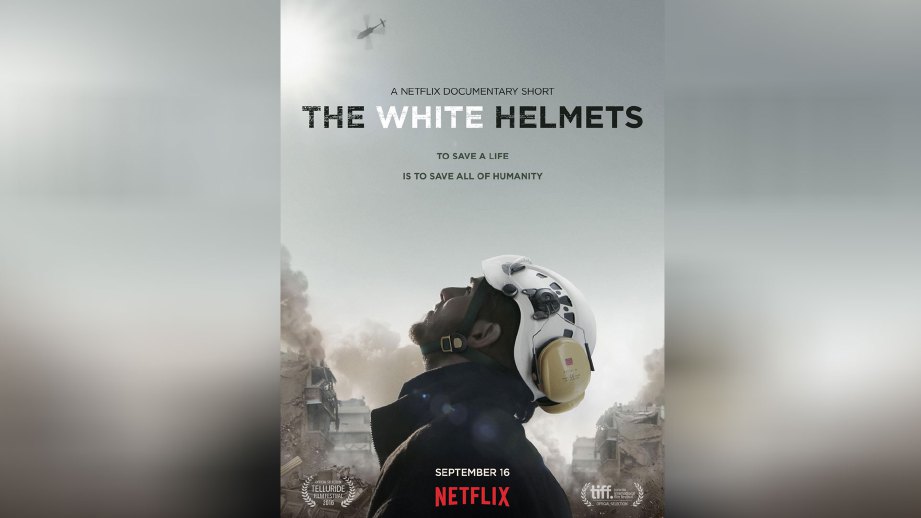 Poster filem dokumentari The White Helmets yang disiarkan di dalam siaran Netflix selepas berjaya mendapat Anugerah Oscar 2017 untuk kategori dokumentari terbaik. NSTP/AIZUDDIN SAAD