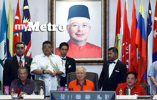 Najib mempengerusikan mesyuarat khas MT UMNO malam tadi. FOTO Aizuddin Saad