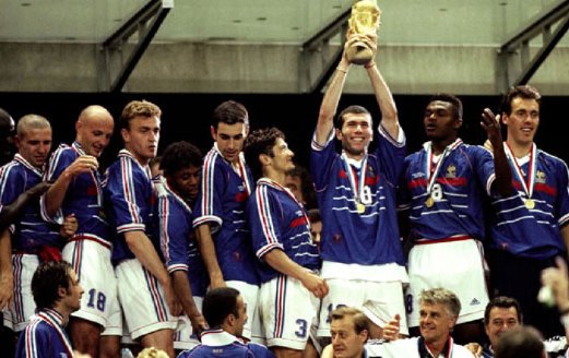 KETIKA membantu Perancis menjuarai Piala Dunia 1998.