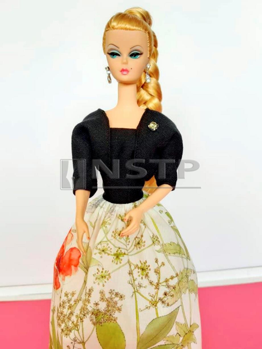 KOLEKSI jahitan fesyen Barbie ala vintaj.