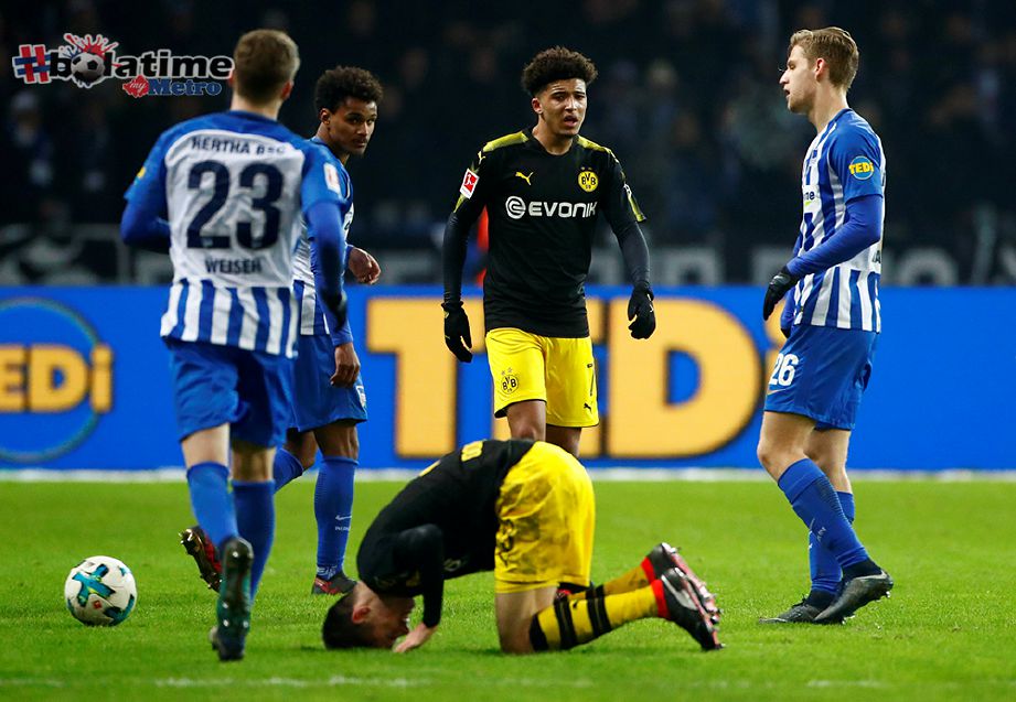 BORUSSIA Dortmund terikat 1-1 dengan Hertha Berlin dalam aksi Bundesliga, awal pagi tadi. Foto Reuters 