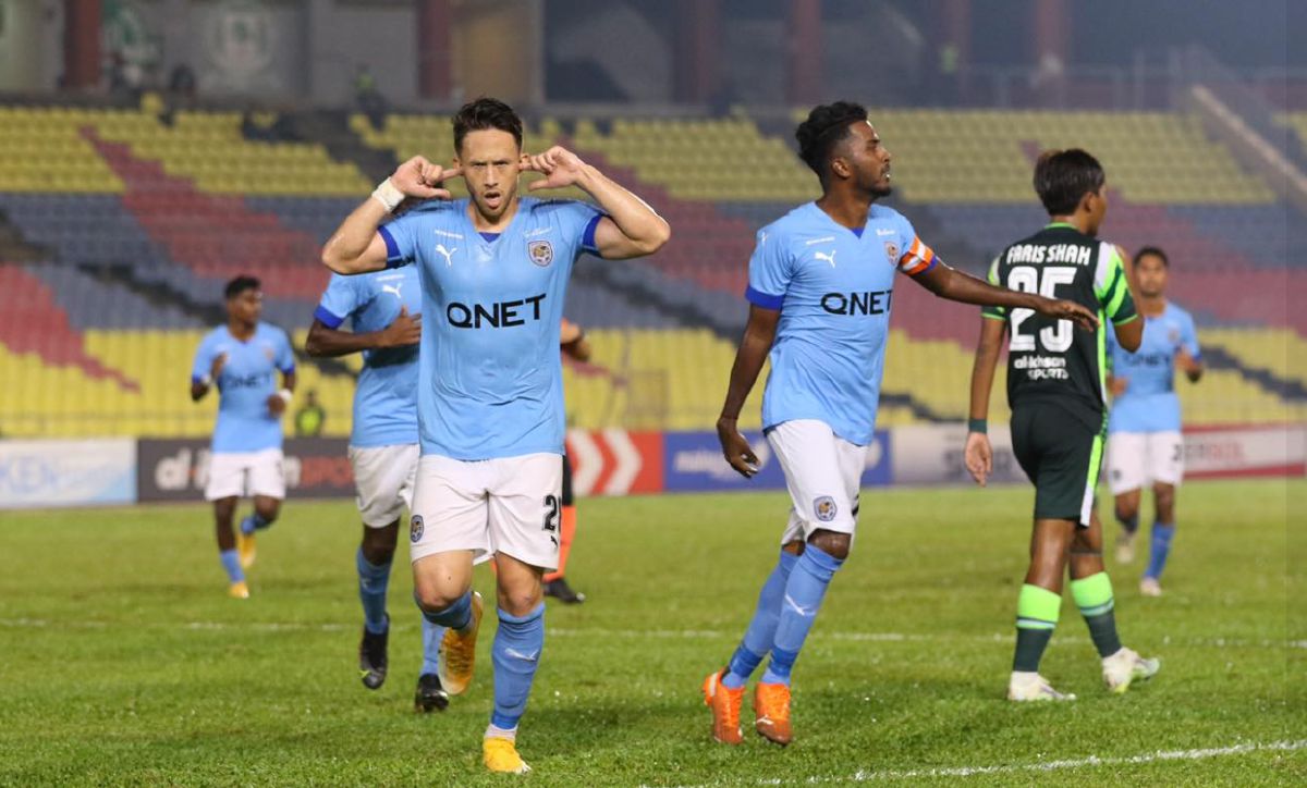 GAYA Darren Lok selepas menjaringkan gol PJ City. FOTO PJ City FC