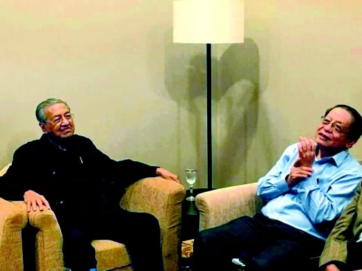  dr Mahathir bersama Lim Kit Siang.