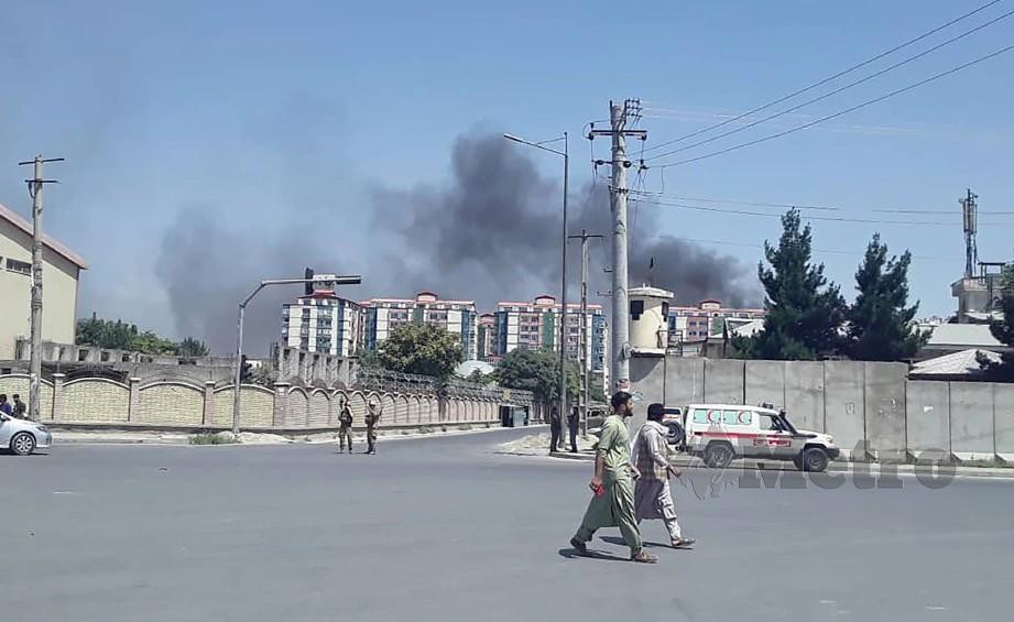 KAWASAN yang terlibat dengan serangan di kawasan Kabul. -Foto AFP