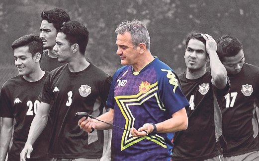 DURAKOVIC (tengah) berjaya bawa Selangor juarai Piala Malaysia.