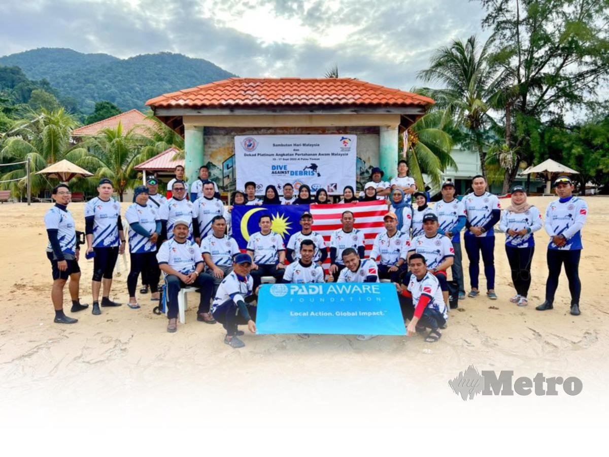 PESERTA yang mengambil bahagian pada Program Jiwa Murni sempena Sambutan Hari Malaysia dan Sambutan Dekad Platinum APM (70 tahun) Anjuran CDERT Yayasan Felda.