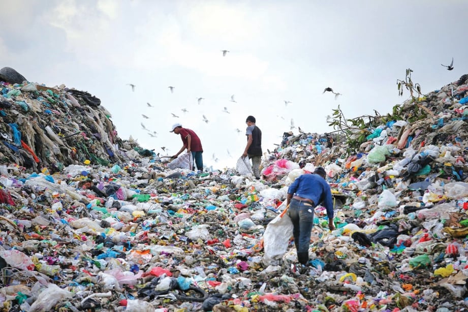 SETIAP rakyat Malaysia menggunakan 16.8 kilogram plastik setahun, penyumbang pembuangan sampah 