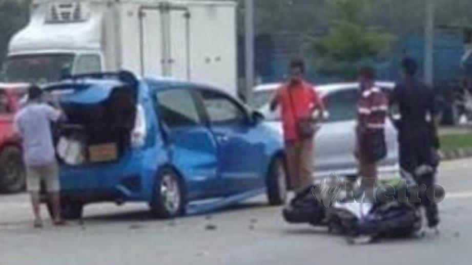 WANITA maut selepas motosikal dibonceng bersama suaminya merempuh kereta di Jalan Kota Bharu-Kuala Krai. FOTO IHSAN PEMBACA