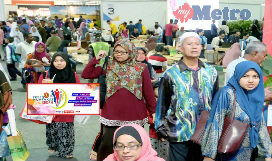 ORANG ramai yang mengunjungi Ekspo Muafakat Kedah di perkarangan Stadium Darul Aman, Alor Setar, hari ini. FOTO Amran Hamid