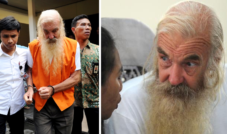 Robert Ellis dari Melbourne ketika dibawa ke Mahkamah Daerah Denpasar hari ini dan gambar kiri, Ellis bercakap dengan jurubahasa mahkamah. - Foto AFP