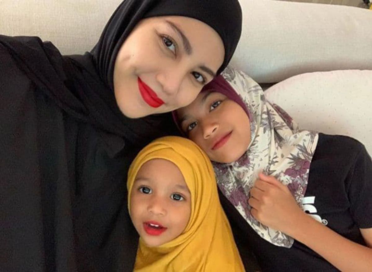 Elyana bersama dua anaknya. Foto Instagram Elyana
