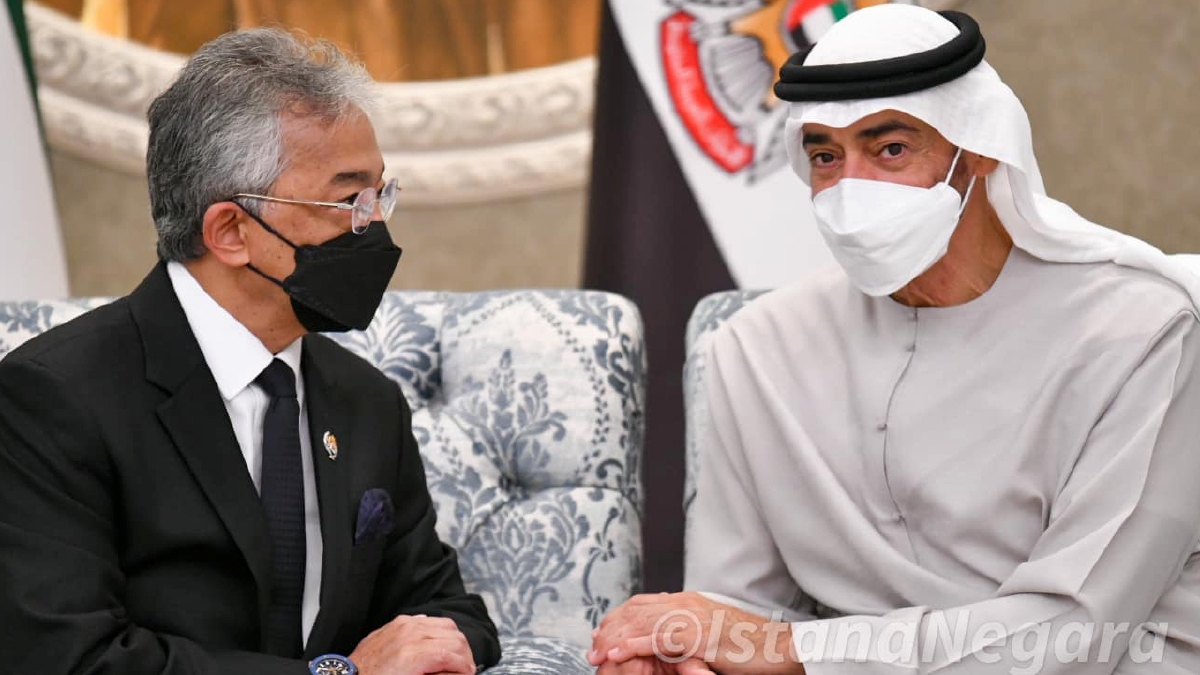 Al-Sultan Abdullah berkenan menghadap Sheikh Mohamed Zayed. FOTO Ihsan FB Istana Negara.