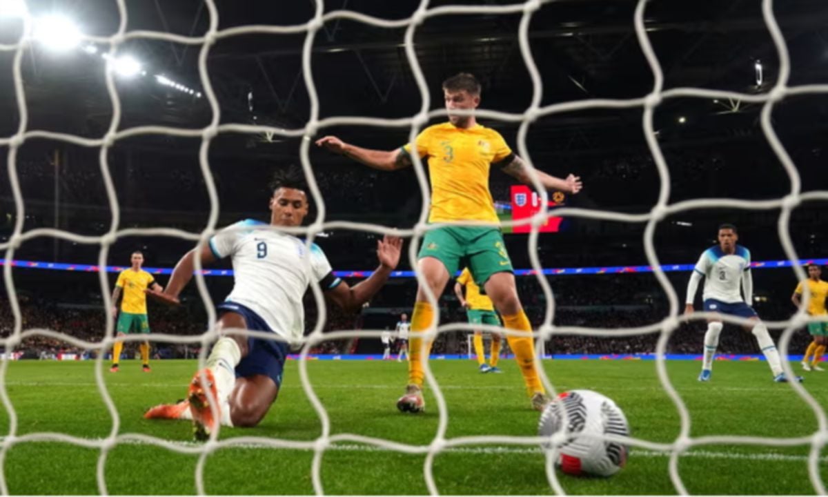 OLLIE Watkins meledak gol tunggal England ke atas Australia dalam aksi persahabatan antarabangsa, awal pagi tadi. FOTO Agensi