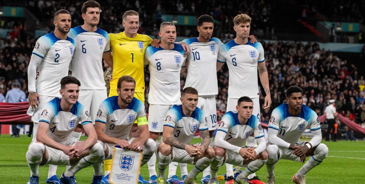 BARISAN pemain England. FOTO Agensi