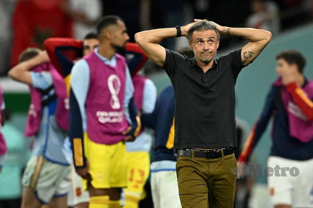 REAKSI kecewa Luis Enrique selepas Sepanyol tewas kepada Maghribi pada pusingan 16 terakhir Piala Dunia. FOTO Reuters
