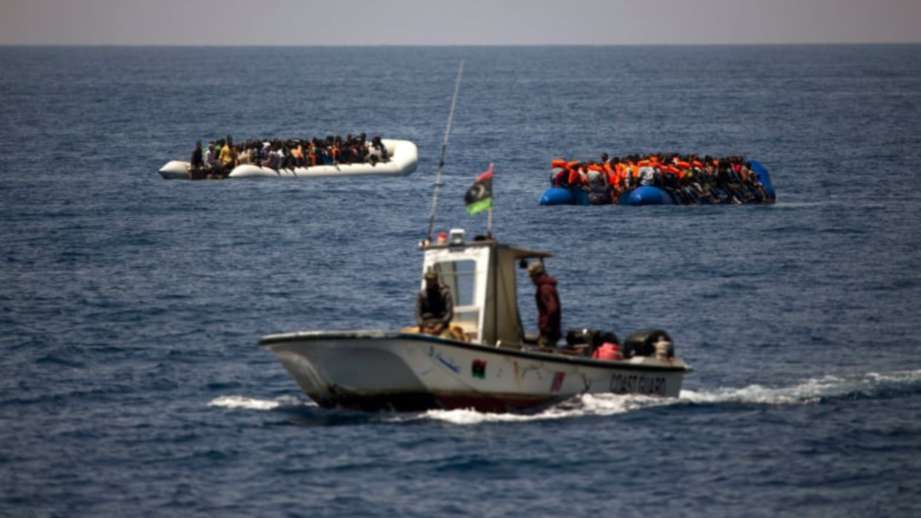 SEKITAR 60 orang berjaya diselamatkan daripada kapal karam di luar pantai Libya.