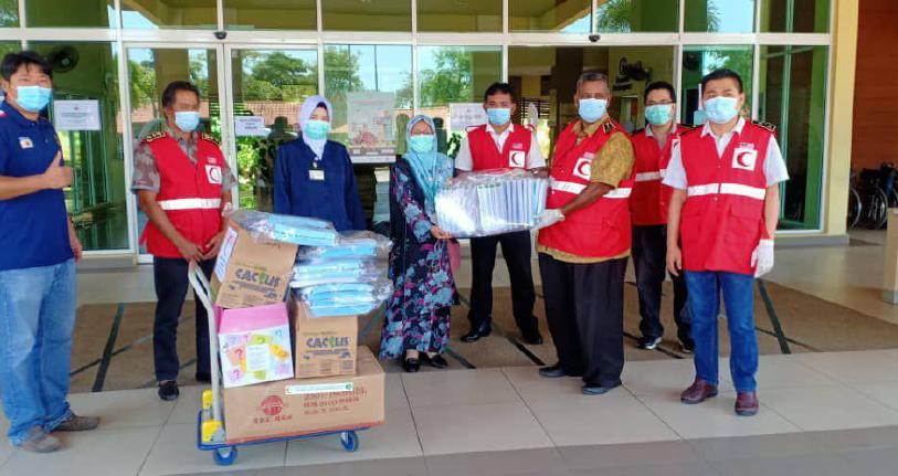 Melaka terima  sumbangan 3 000 pelindung muka Harian Metro