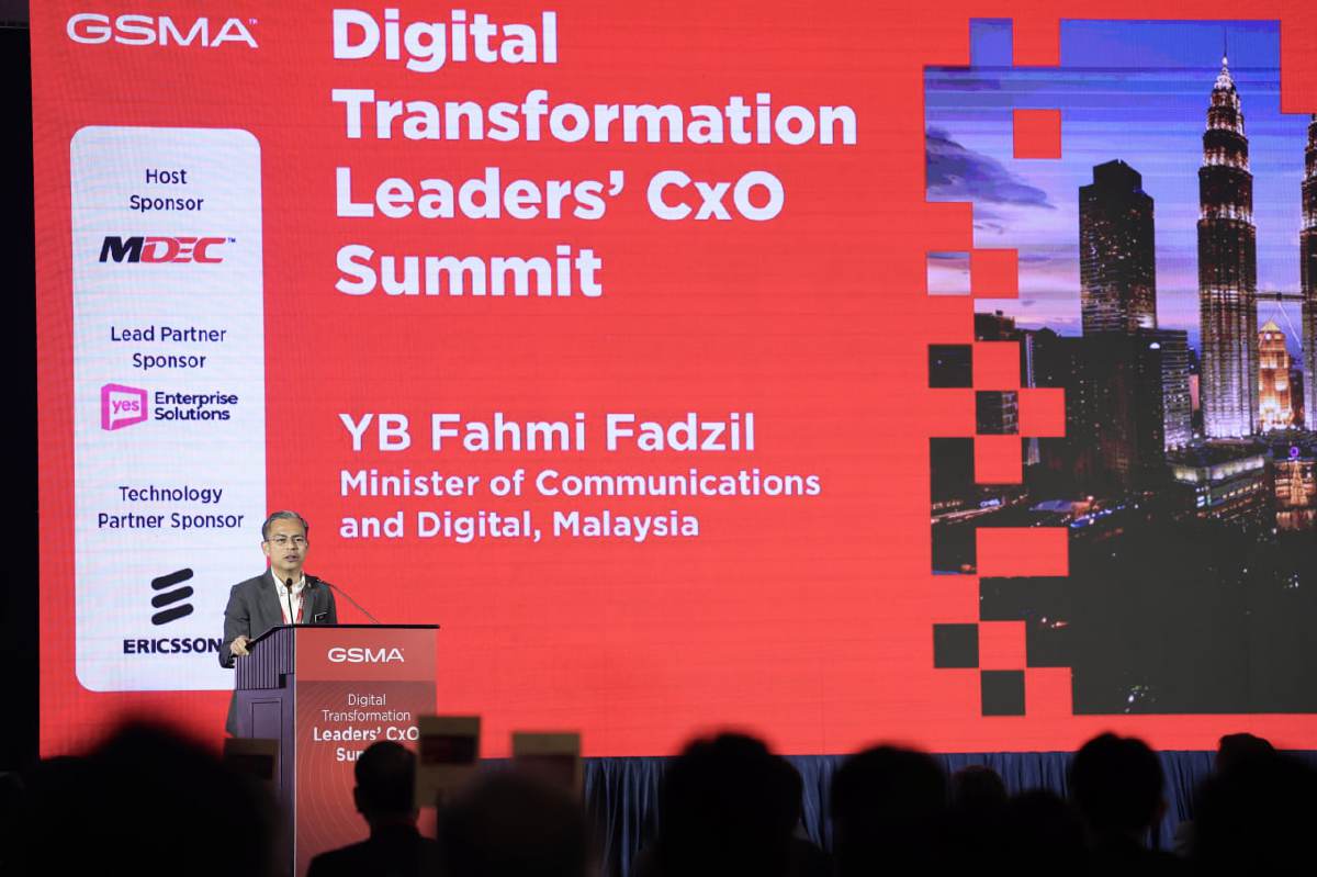 FAHMI Fadzil menyampaikan ucapan pada Majlis Perasmian “Digital Transformation Leaders' СхО Summit”. FOTO BERNAMA