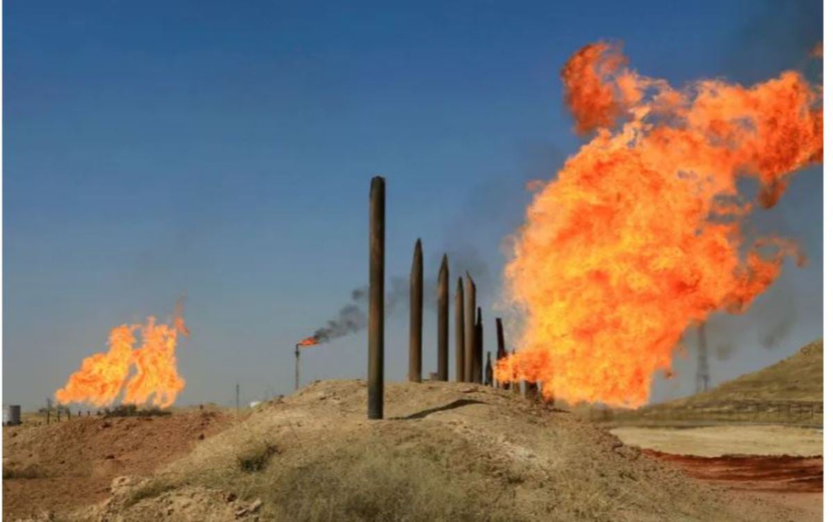 FOTO fail menunjukkan kebakaran di medan minyak di Kirkuk, Iraq, pada 18 Oktober 2017. FOTO fail Reuters 