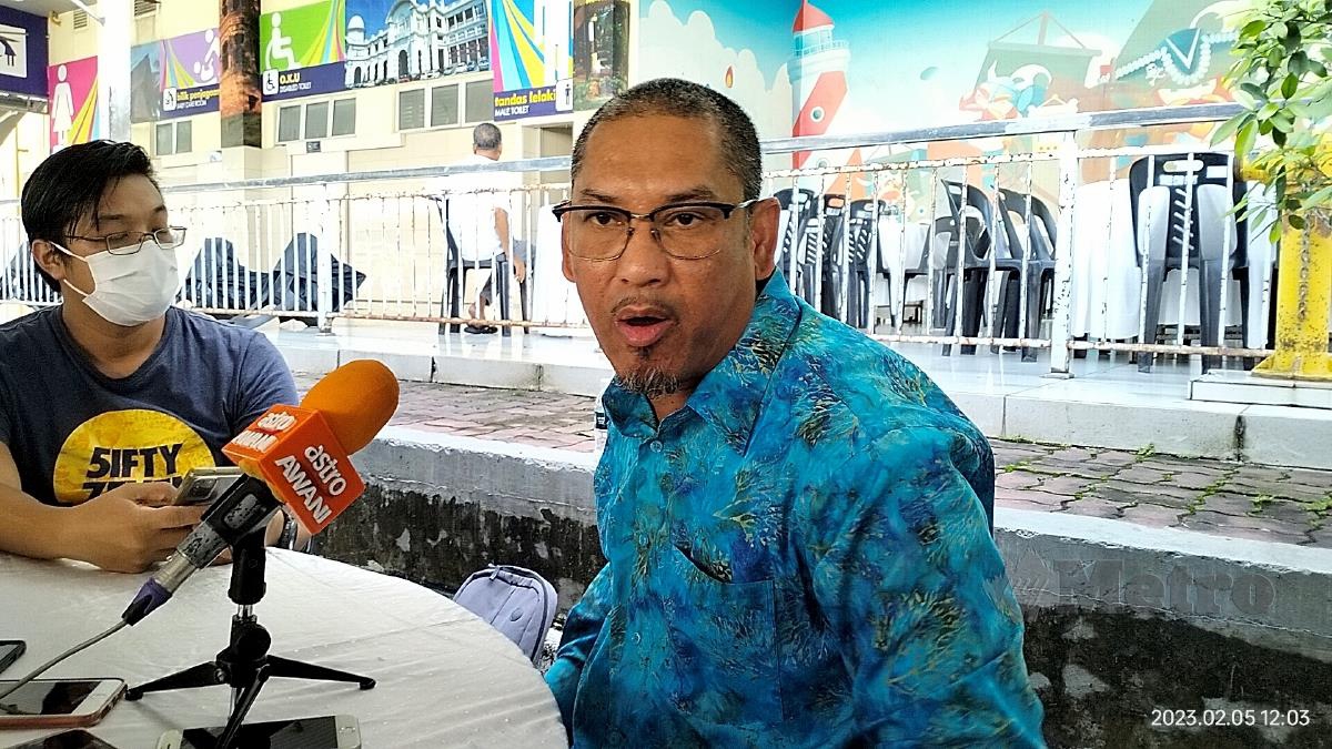 Ahmad Faizal ketika menghadiri program Kenduri Kesyukuran Perikatan Nasional (PN) Tambun di perkarangan pasaraya Mydin Manjoi. FOTO MUHAMMAD ZULSYAMINI SUFIAN SURI