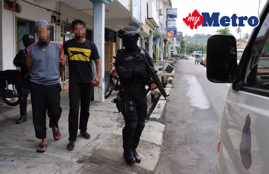 Antara individu dipercayai terbabit dengan kumpulan militan Daish berjaya ditahan polis. FOTO ihsan PDRM