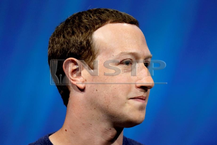 EMPAT dana  umum utama Amerika Syarikat yang memegang saham dalam Facebook Inc, cadang pecat Zuckerberg. FOTO/AFP 