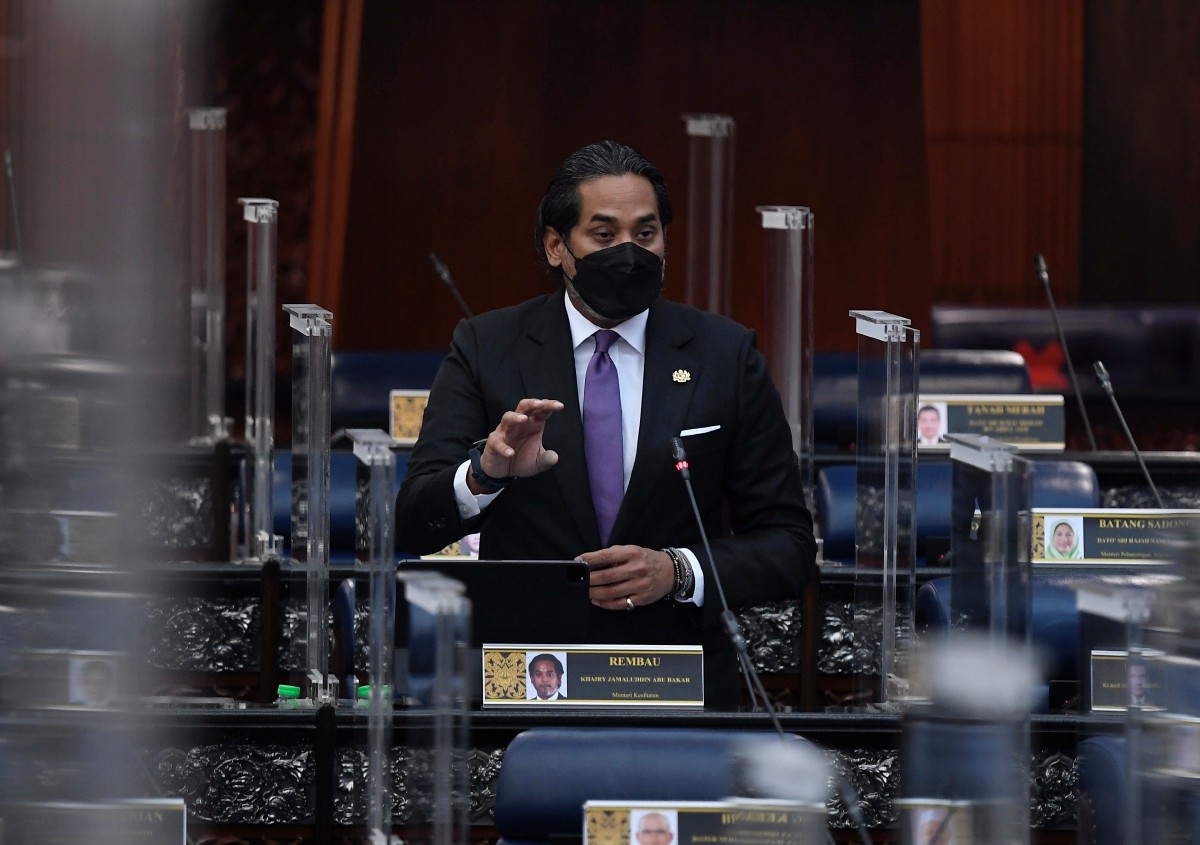 Khairy Jamaluddin ketika sesi Waktu Pertanyaan-Pertanyaan Menteri sempena Mesyuarat Khas Penggal Ketiga Parlimen Ke-14 di Parlimen hari ini. FOTO BERNAMA