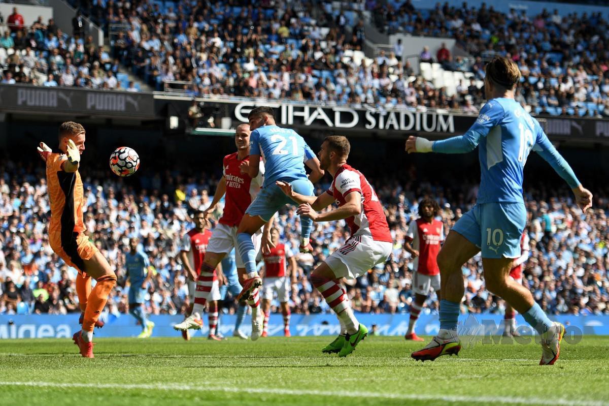 FERRAN Torres (tengah) menjaringkan gol kelima City. FOTO AFP