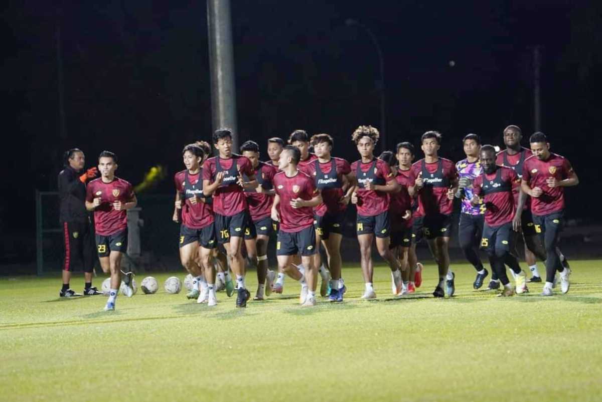 PEMAIN Kedah kembali menjalani latihan di Stadium Sultan Abdul Halim. FOTO KDA FC