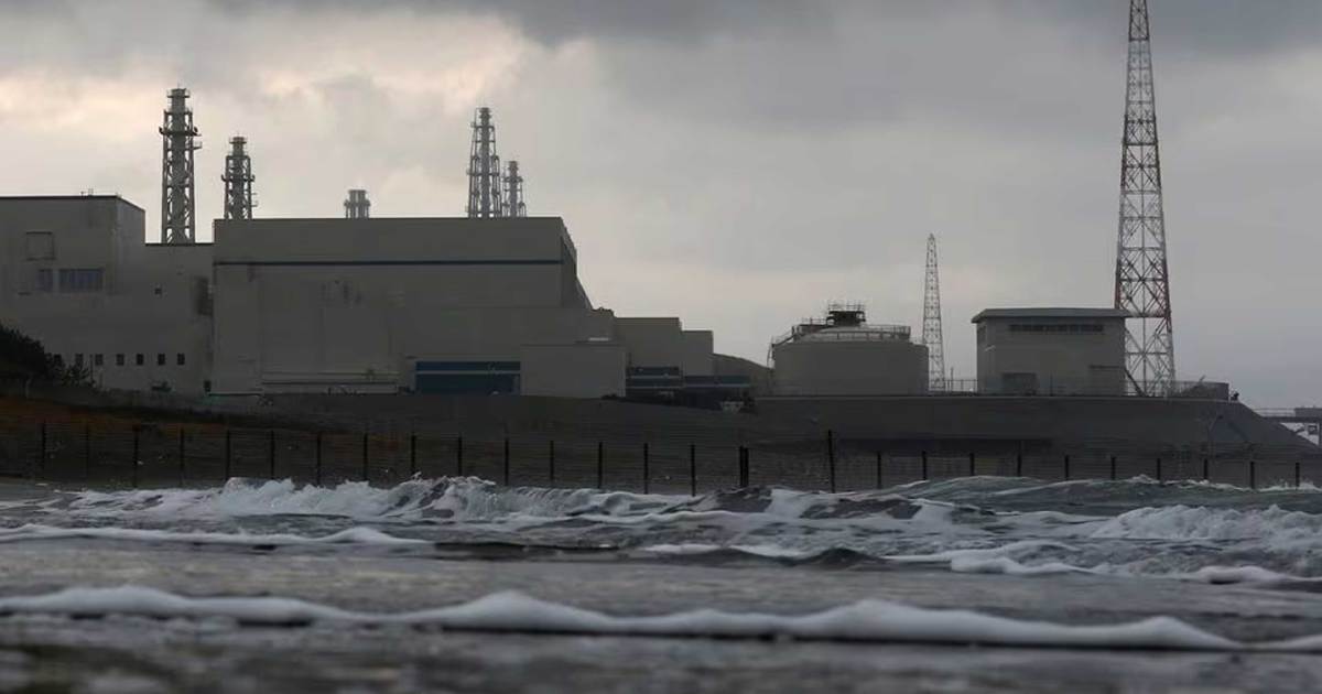 Tsunami berhampiran loji kuasa nuklear terbesar Jepun