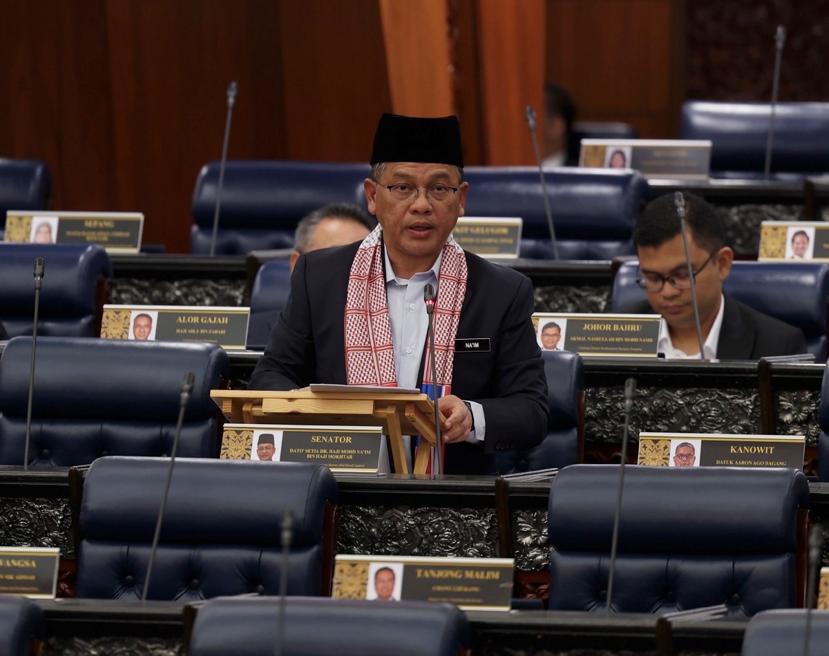 Dr Mohd Na'im ketika Sidang Dewan Rakyat di Bangunan Parlimen hari ini. FOTO BERNAMA