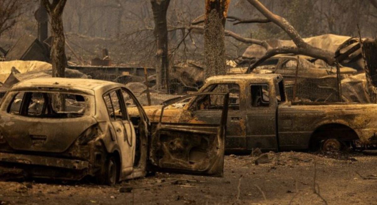 KEMUSNAHAN akibat kebakaran di Hutan Negara Klamath. - AFP