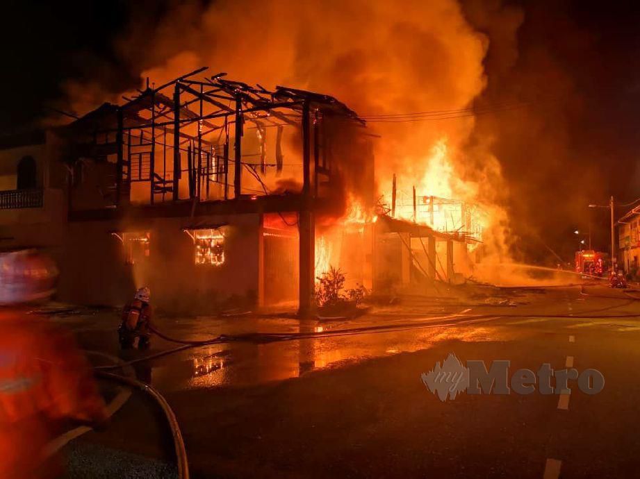 11 rumah kedai terbakar METROTV | Harian Metro