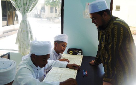 PENGISIAN masa pelajar dimanfaatkan dengan pelbagai aktiviti utama iaitu membaca dan menghafaz al Quran.