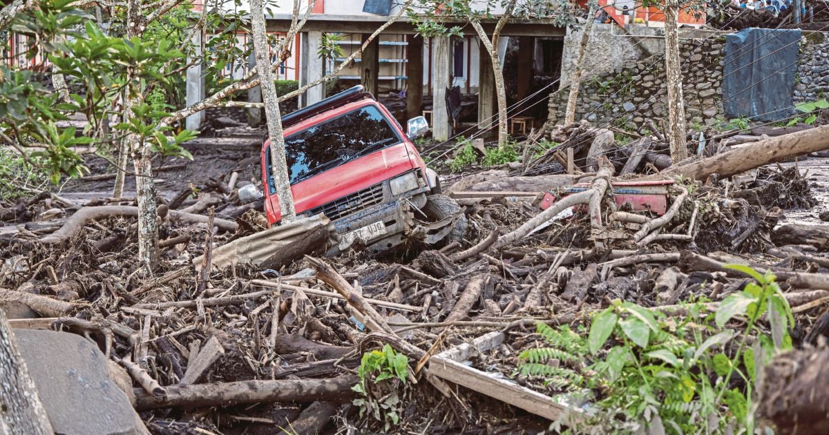 Banjir di Sumatera Barat; 37 maut, 17 hilang