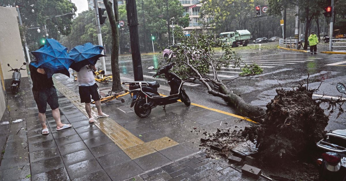 Taufan terkuat badai Shanghai dalam tempoh 70 tahun