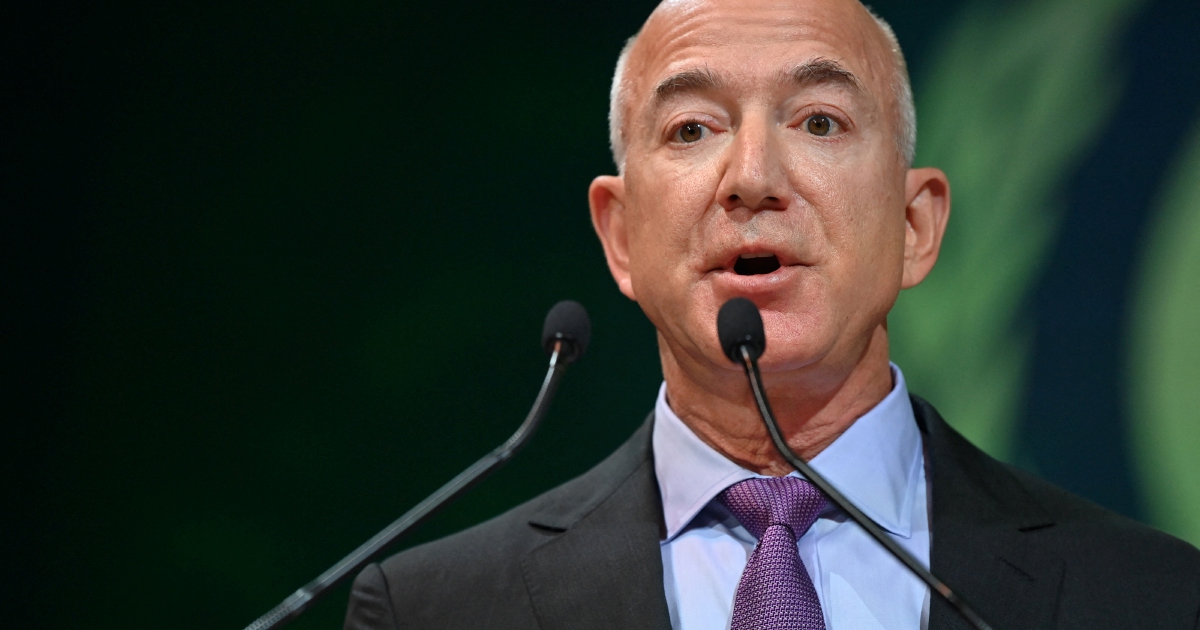 Jeff Bezos rampas gelaran orang terkaya dunia