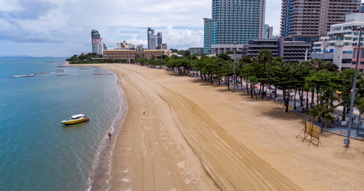 Aksi terlarang tepi pantai cetus kemarahan di Thailand
